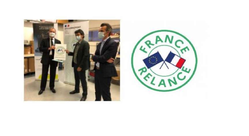 Atem reçoit le prix France Relance des mains du Préfet du Var